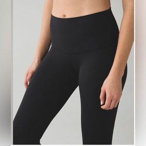 Lululemon Wunder Under HR *Luxtreme in Black, size 12